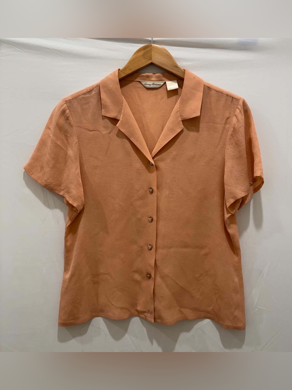 Vintage Tommy Bahama Women's 90s Y2K Peach Short-Sleeve Button Down Shirt M